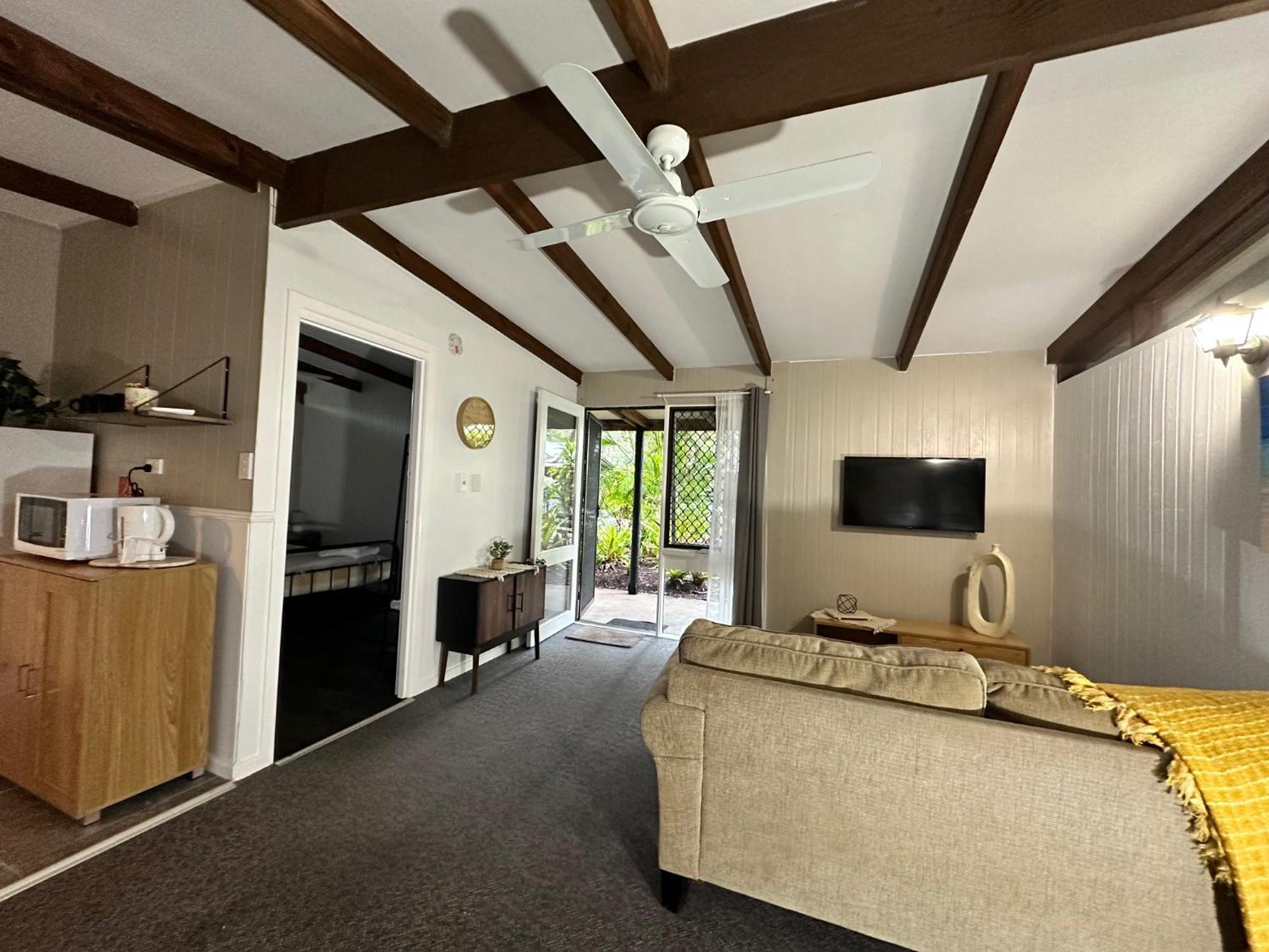 Colonial Village Resort Hervey Bay Exterior foto